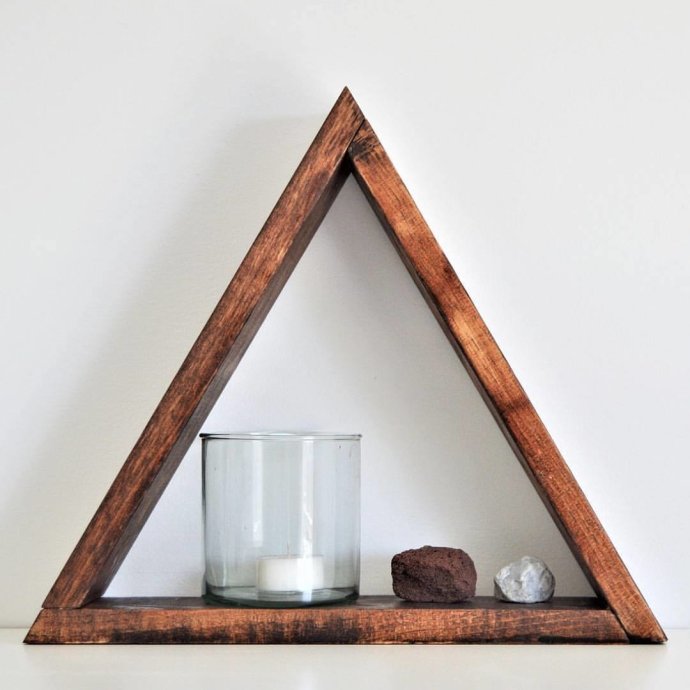 The Pyramid Shelf